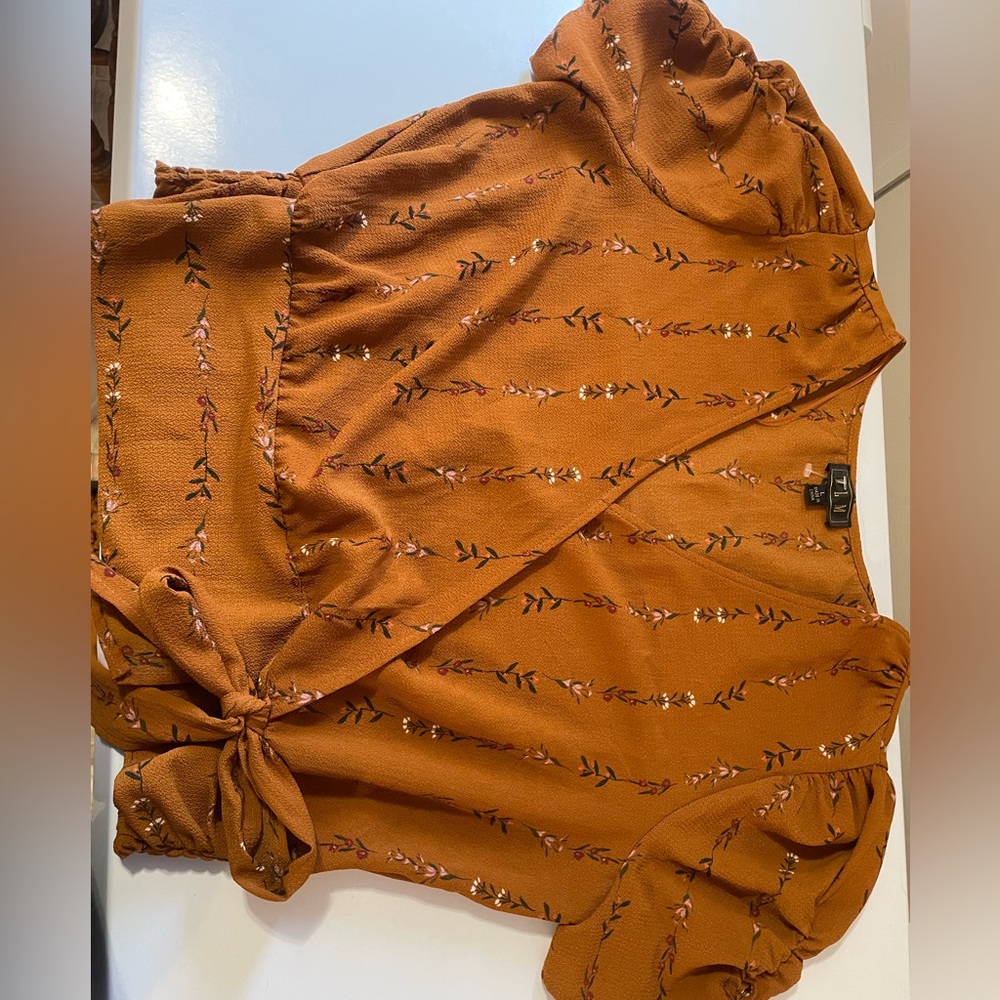 Womens shirt, size L